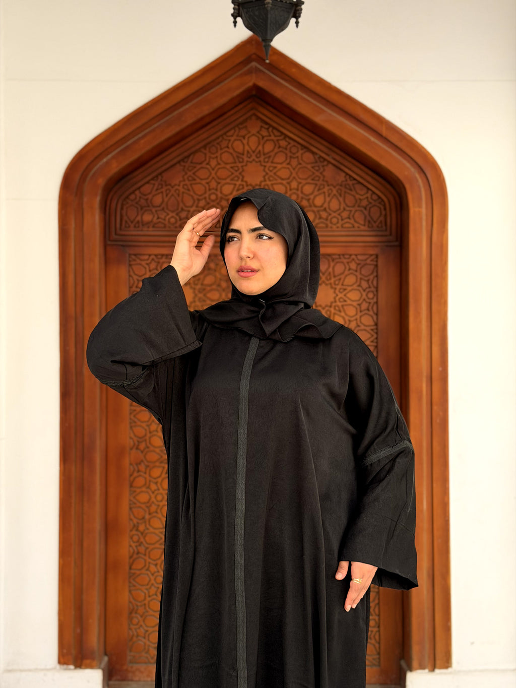 Yaqeen Abaya –  Black