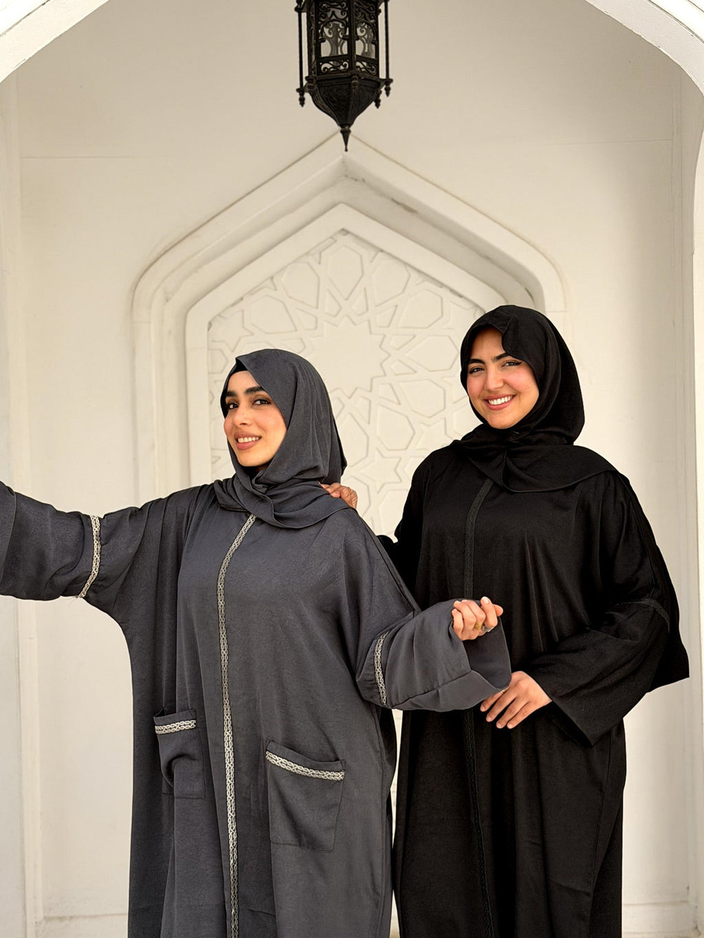 Yaqeen Abaya –  Black